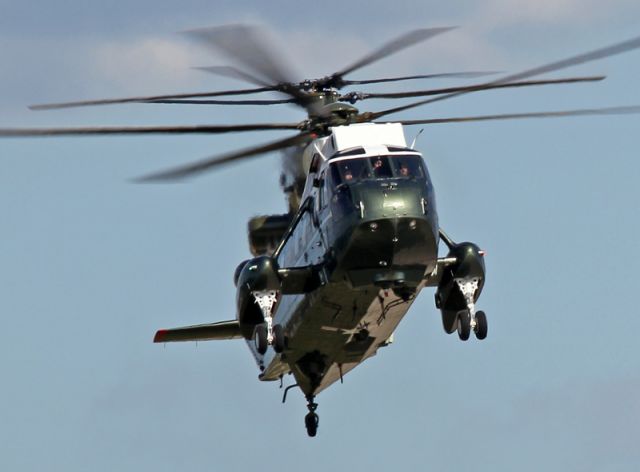 Sikorsky Sea King (15-9350) - USMC VH-3D Sea King (159350) on approach with a CH-46 Sea Knight following.