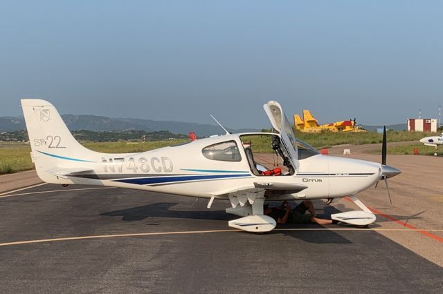 Cirrus SR-22 (N746CD) - Photo at Olbia Costa Smeraldo Airfield