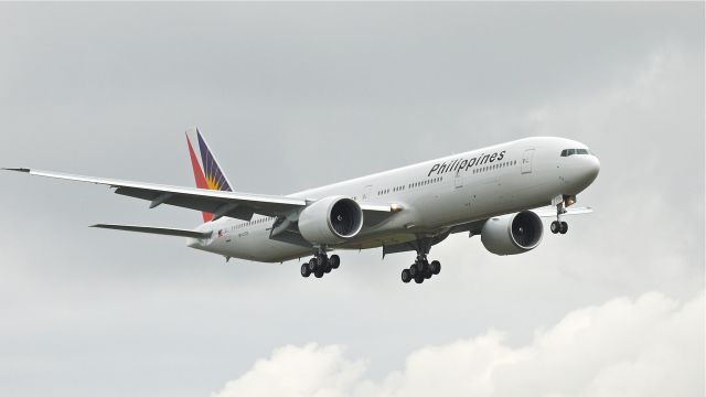 BOEING 777-300 (RP-C7773) - BOE993 on final to runway 16R to complete its maiden flight on 4/8/13. (LN:1096 cn 38718).