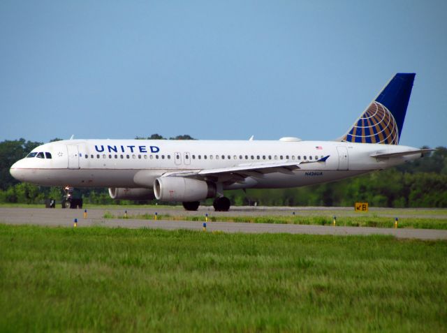 Airbus A320 (N426UA)