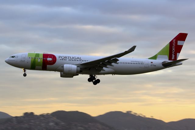 Airbus A330-300 (CS-TOG)