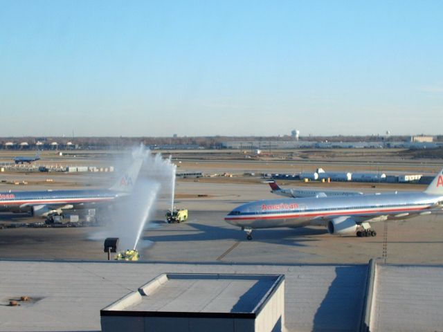 Boeing 777-200 —