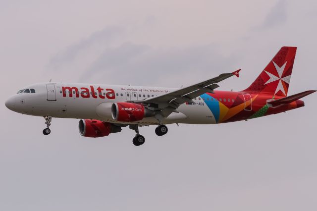 Airbus A320 (9H-AEQ) - 9H-AEQ Air Malta Airbus A320-214 coming in from Malta (LMML) @ Frankfurt (EDDF) / 14.05.2015
