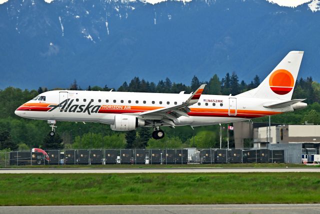 Embraer 175 (N652MK)
