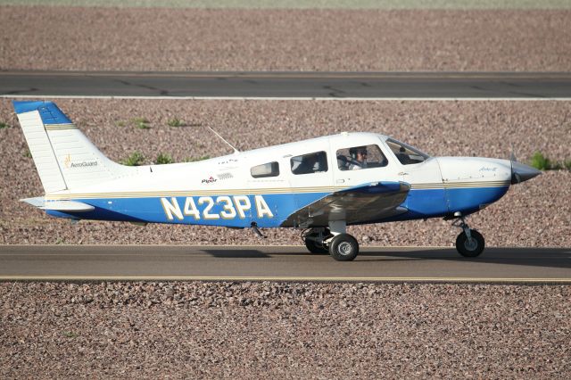 Piper Cherokee (N423PA)