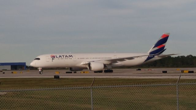 Airbus A350-900 (PR-XTF)