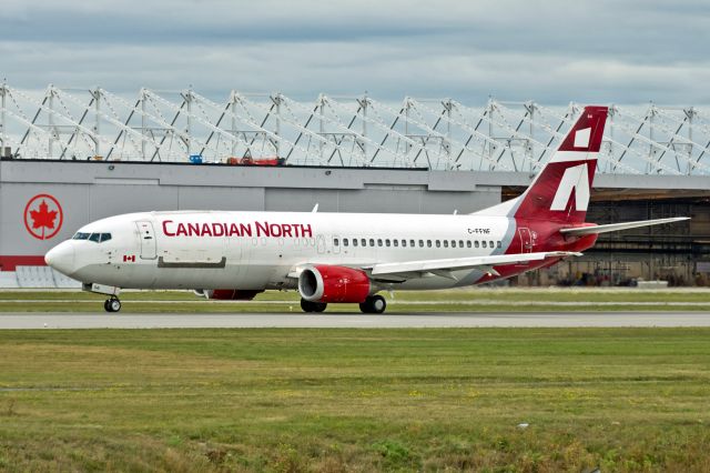 BOEING 737-400 (C-FFNF)