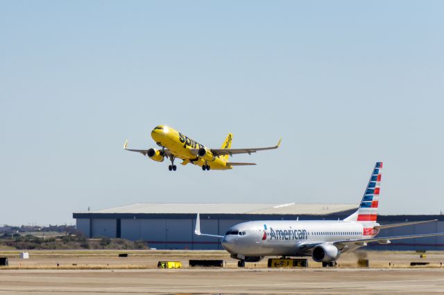 Boeing 737-800 —