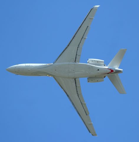 Dassault Falcon 8X (N8X) - The beautiful Falcon 8X making an incredibly steep turn during the Friday demo.