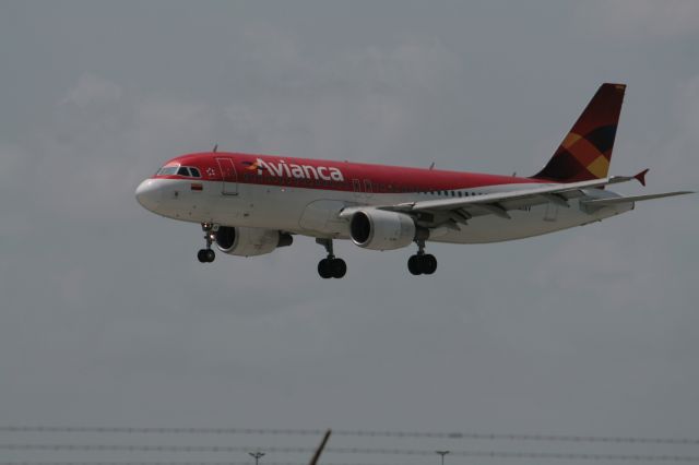 Airbus A321 (N411AV)
