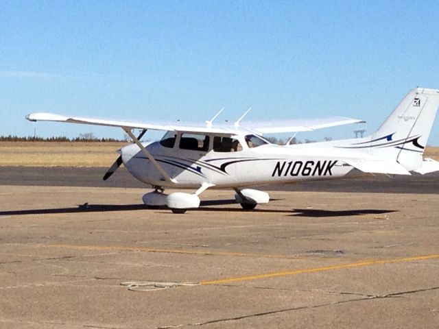 Cessna Skyhawk (N106NK) - at Cox Field (KPRX)