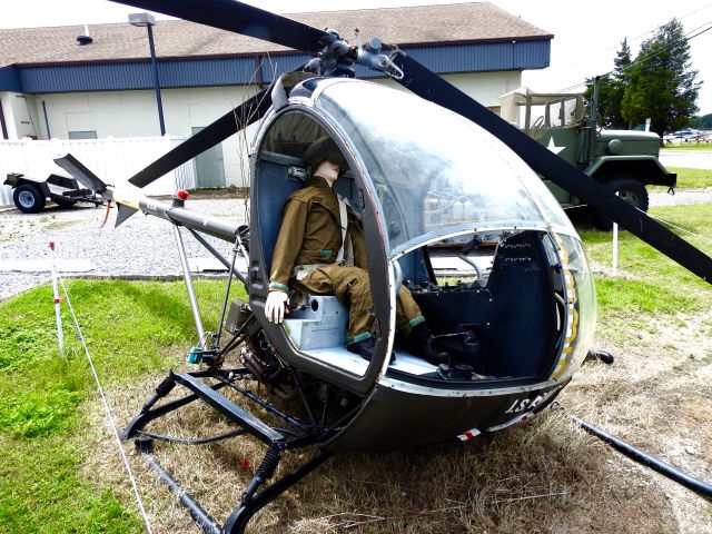 SCHWEIZER 269 (6716835) - At the Forgotten Warriors Vietnam Museum