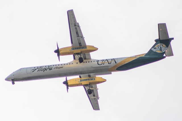 de Havilland Dash 8-400 (N443QX) - The University of Alaska Anchorage cs