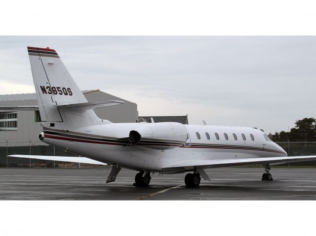 Cessna Citation Sovereign (N365QS) - On a rainy day at Nantucket.