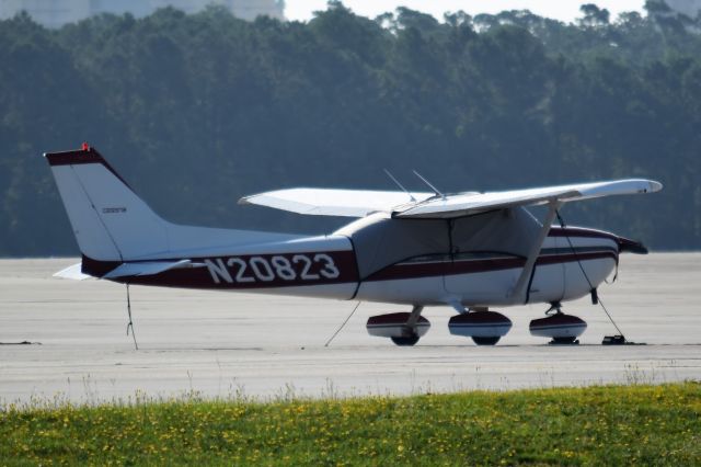 Cessna Skyhawk (N20823)