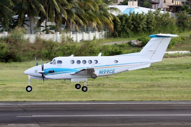 Beechcraft Super King Air 300 (N199CE)