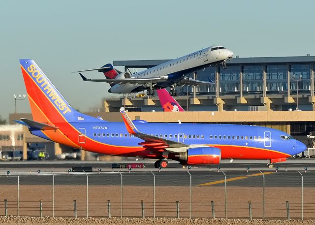 Boeing 737-700 (N737JW)