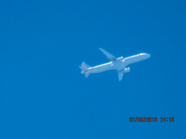 Airbus A321 (N575UW)