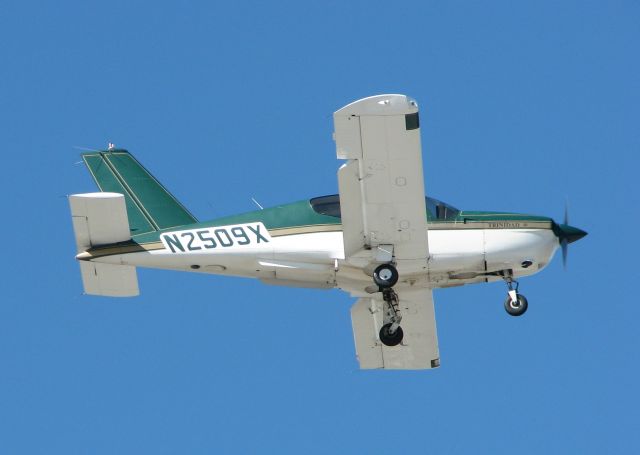 Socata TB-20 Trinidad (N2509X) - Landing at the Downtown Shreveport airport.