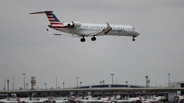 Canadair Regional Jet CRJ-700 (N720EV)