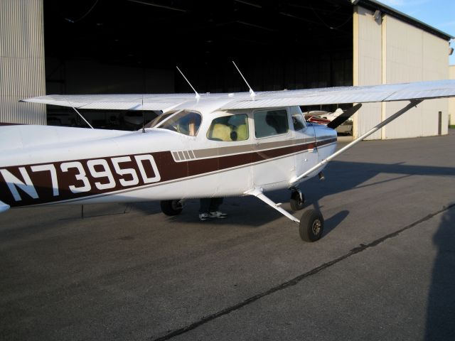 Cessna Skyhawk (N7395D)