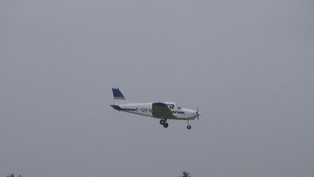 Piper Cherokee (F-GIFN)