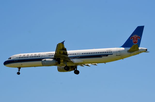 Airbus A321 (B-6657)