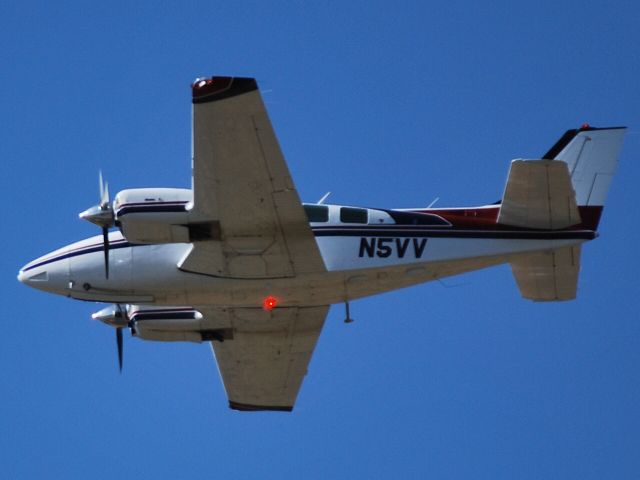 Beechcraft Baron (58) (N5VV) - 10/19/12