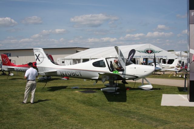 Cirrus SR-22 (N708CT)