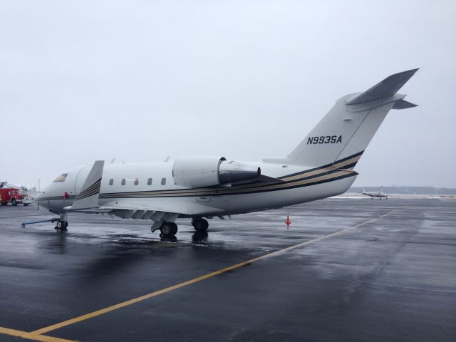 Bombardier Challenger 300 (N993SA)