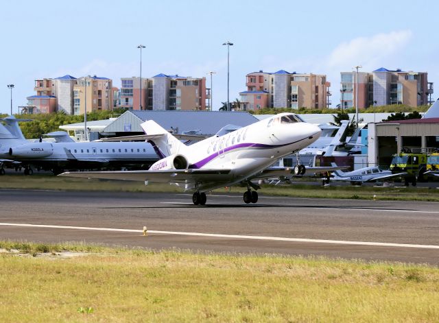 Hawker 1000 (N600MV)