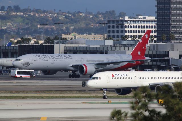 BOEING 777-300ER (VH-VPD)