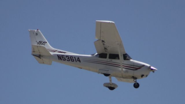 Cessna Skyhawk (N53614)