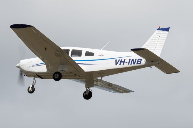 Piper Cherokee (VH-INB)