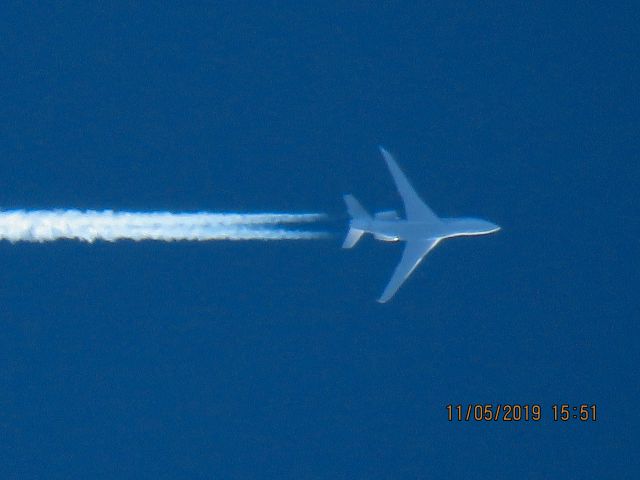 Dassault Falcon 7X (N817X)