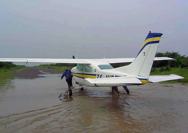 Cessna Centurion (ZS-AVB)