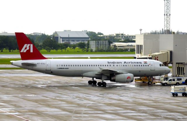 Airbus A320 (VT-ESJ) - 2003 - Old BKK Airport