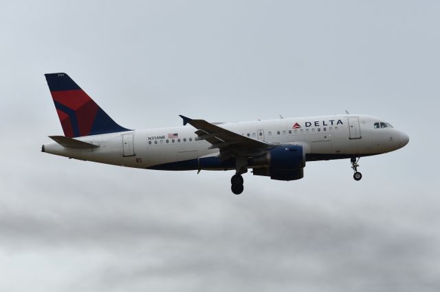 Airbus A319 (N314NB)