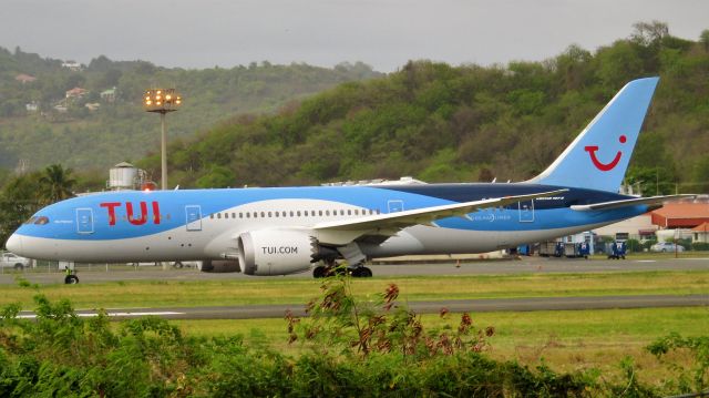 Boeing 787-8 (G-TUII)