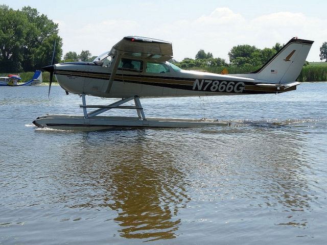 Cessna Skyhawk (N7866G)