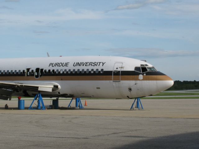 Boeing 737-200 (N9051U)