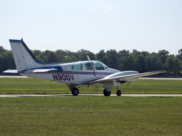 Beechcraft 55 Baron (N900V) - Oshkosh 2013!
