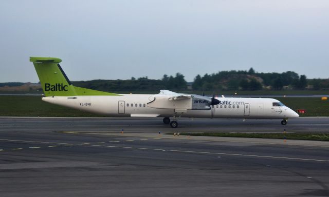 de Havilland Dash 8-400 (YL-BAI) - Air Baltic De Havilland Canada DHC-8-402Q Dash 8 YL-BAI in Vienna 