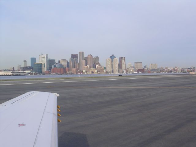 Embraer ERJ-145 (KBOS) - 04132010 Am Eagle 4495 waiting on J ramp for KLGA clearance