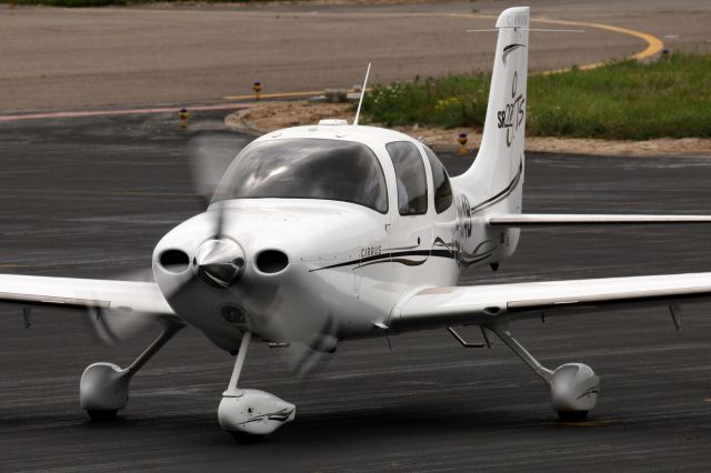 Cirrus SR-22 (N584B)