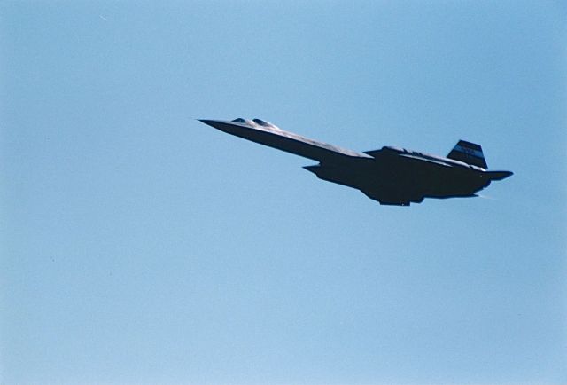 Lockheed Blackbird (NASA831) - NASA SR-71 doing a very high speed fly by at the ISAF Edwards AFB Open House and Air Show 10-18-1997