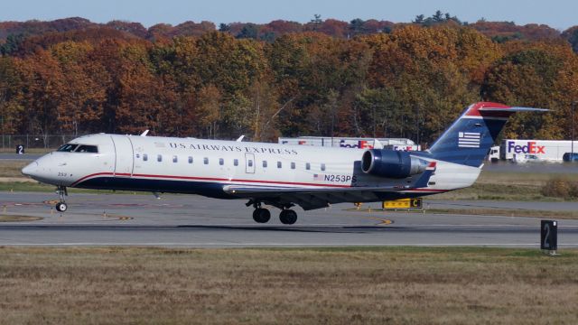 Canadair Regional Jet CRJ-200 (N253PS)