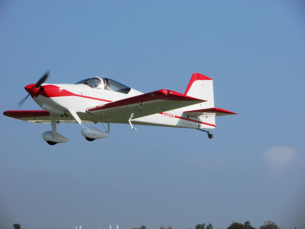 Vans RV-9 (N916K) - Taking off from RWY 24