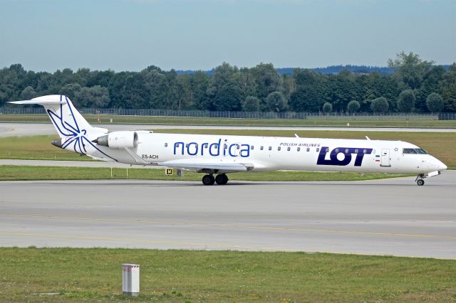 Canadair Regional Jet CRJ-900 (ES-ACH)