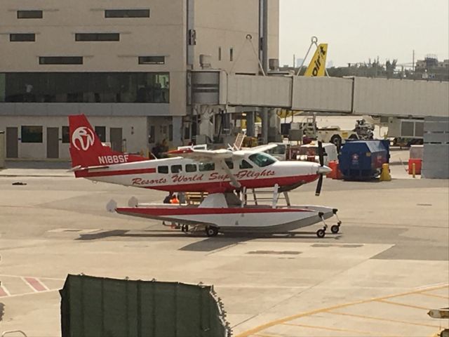 Cessna Caravan (N188SF) - Increíble avión anfibio...!!!